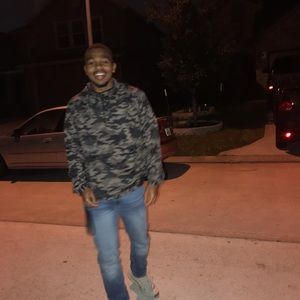 Meet your Posher, Derrick